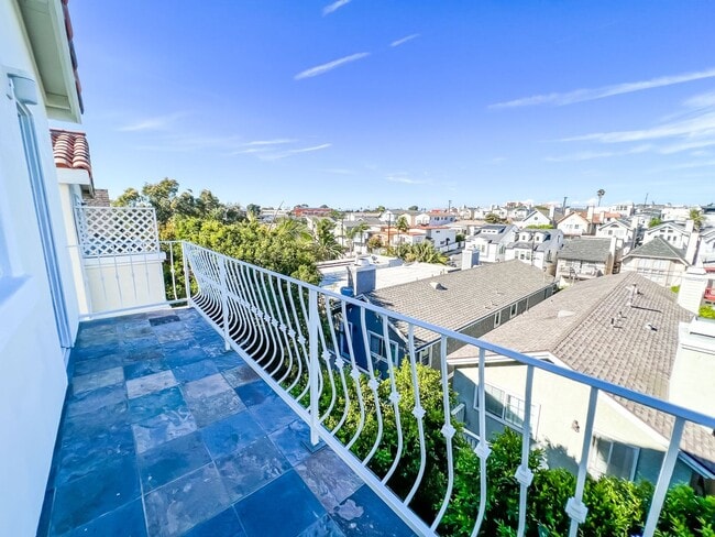 Building Photo - Beautiful 3 Bedroom Home in Redondo Beach