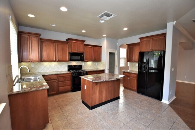 Foto del edificio - 3303 Southerland Rd