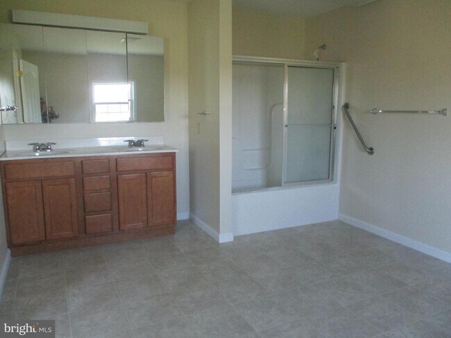 Foto del edificio - 45000 Medleys Neck Rd