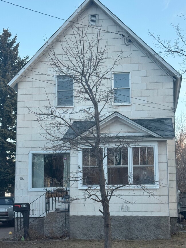 Building Photo - 1303 Lincoln Ave