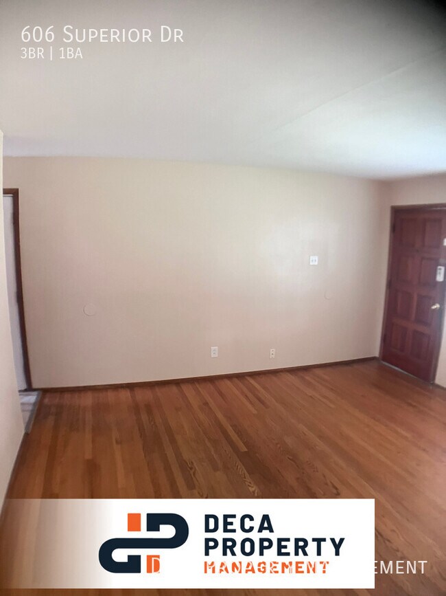 Building Photo - 3 Bedroom House