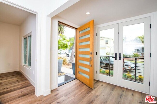 Foto del edificio - 2341 Beach Ave