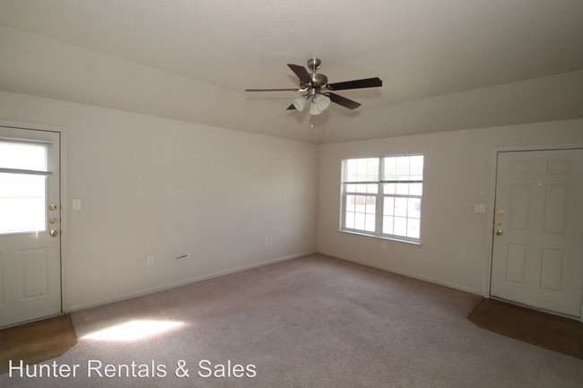 Building Photo - 4106 Primrose Dr