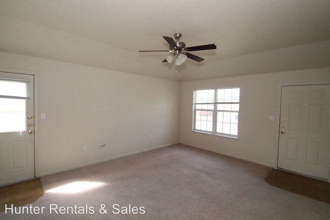 Foto del edificio - 4106 Primrose Dr