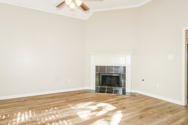 Foto del edificio - 600 W Ashley Glen Cir