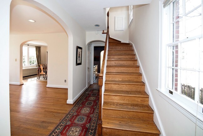 Building Photo - 3114 Tennyson St NW