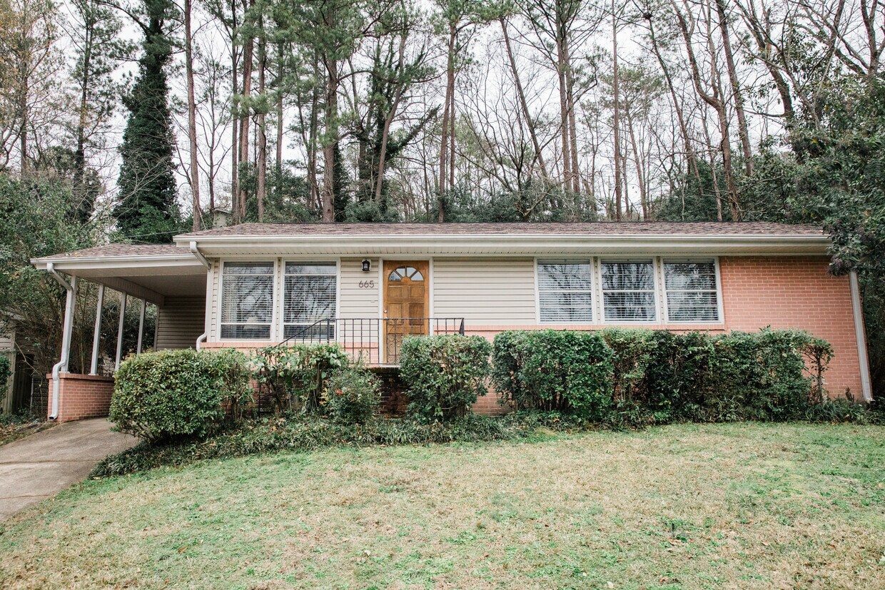 Primary Photo - 665 Bourbon Cir