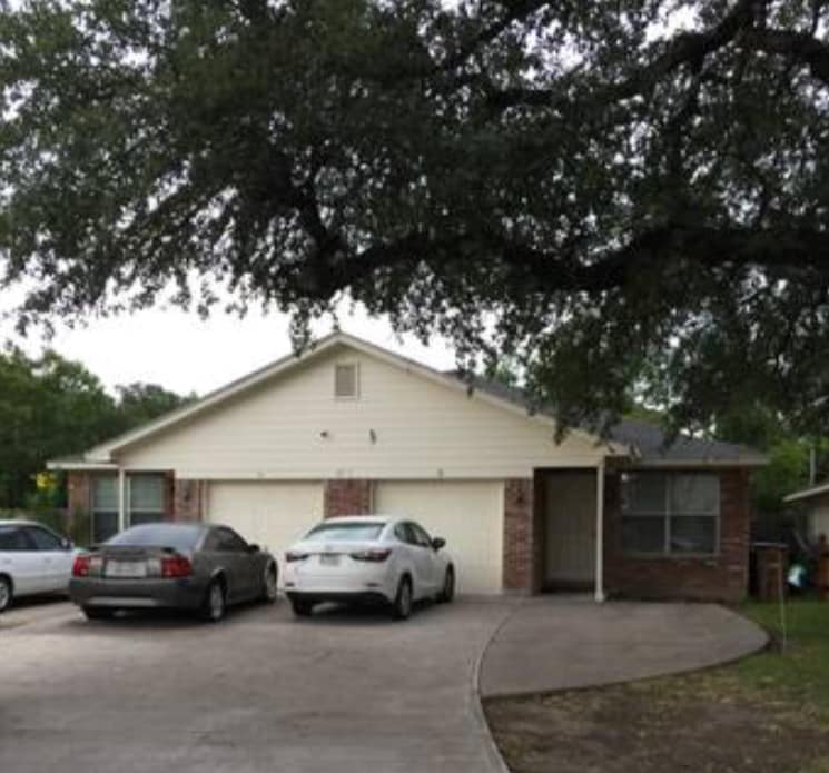Primary Photo - 8701 Talyne Chaise Cir