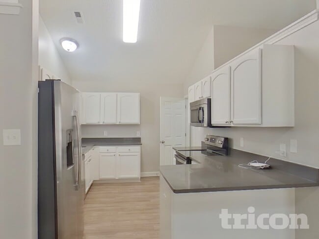 Building Photo - 428 Glencroft Dr