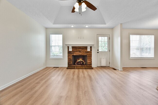 Foto del edificio - Pet Friendly Three Bedroom with Bonus!