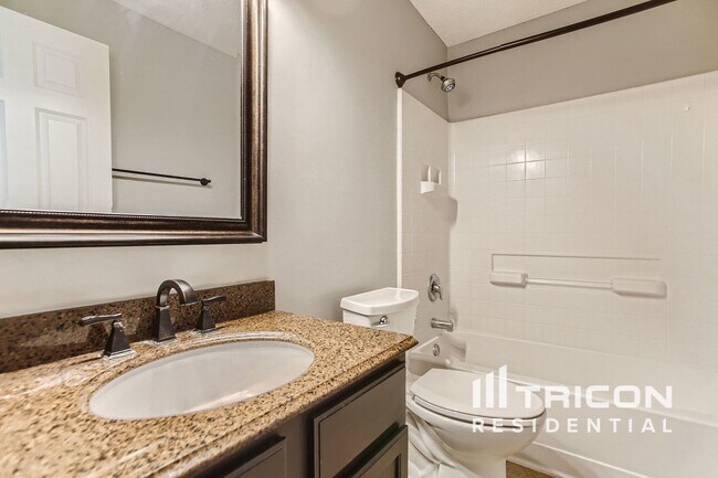 Foto del edificio - 2120 Sandhill Dr