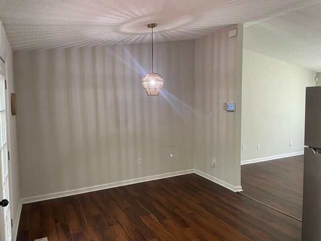 Building Photo - 101 Forestview Cir