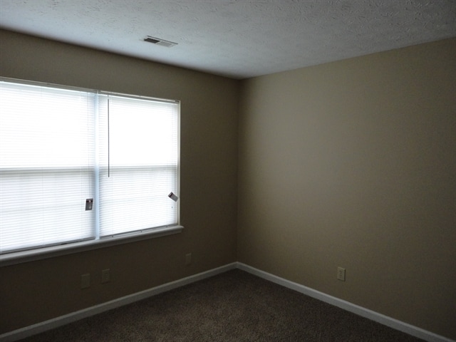 Foto del edificio - 7440 Chipwood Dr