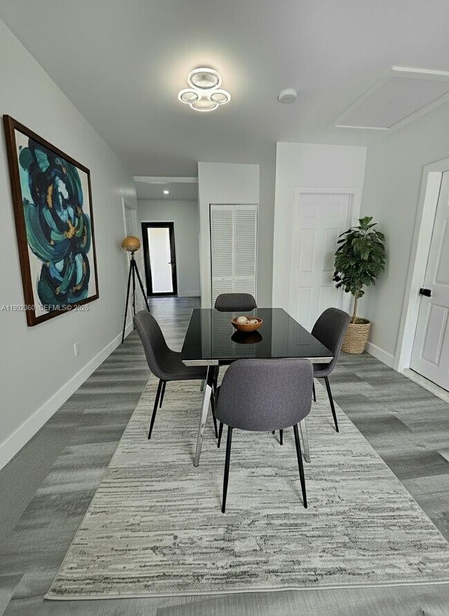 Foto del edificio - 2160 NW 30th St