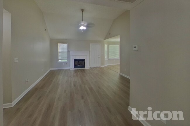 Building Photo - 162 Willow Springs Ln