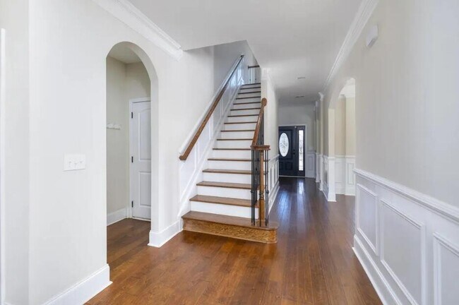 Building Photo - 680 Curlew Cir