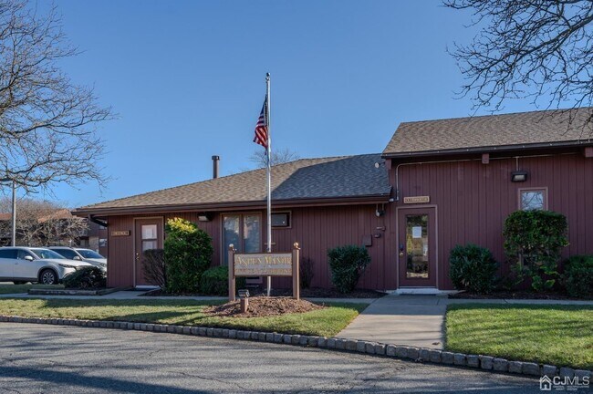 Building Photo - 255 Alpine Way