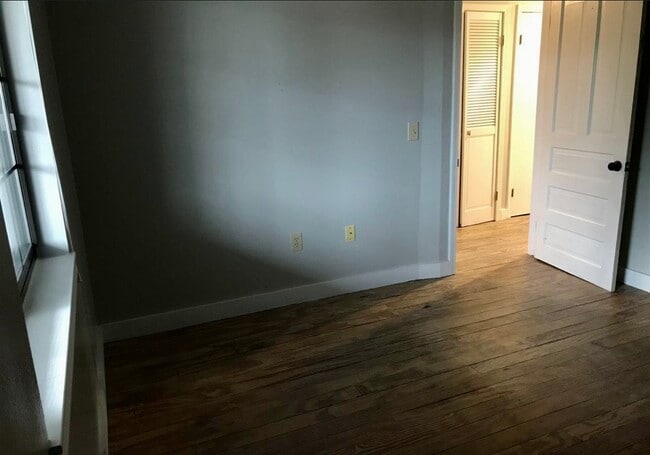 Building Photo - 545 Riverine Dr