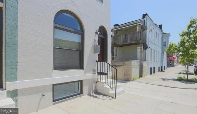 Photo - 901 N Montford Avenue Unit Townhome