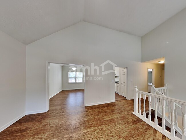 Building Photo - 3280 Perch Dr SW