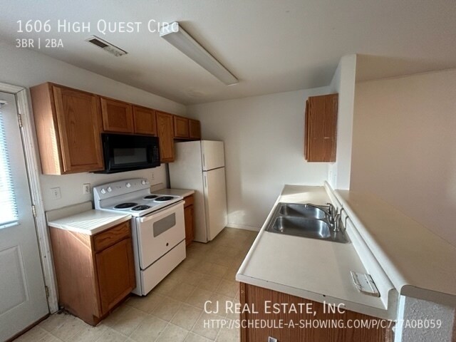 Building Photo - 1606 High Quest Cir