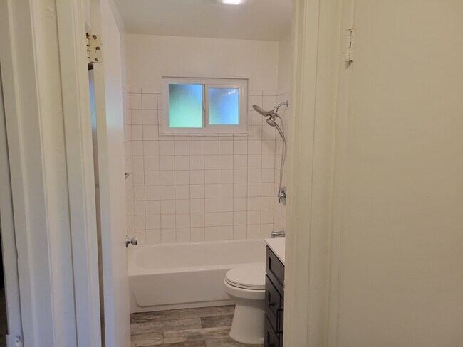 New tiles / tub - 783 Humboldt St