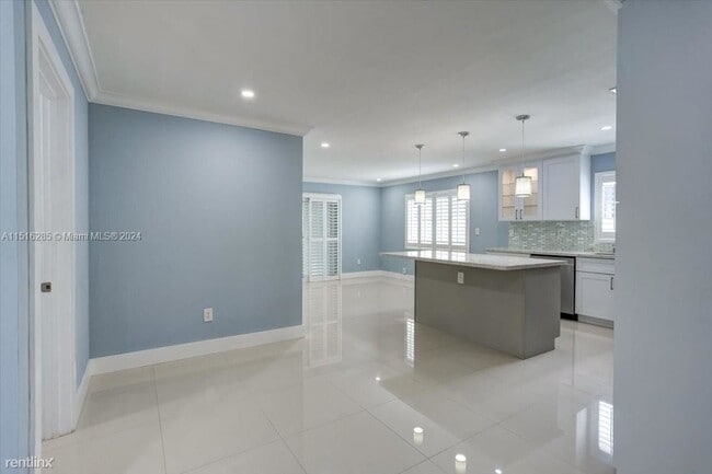 Building Photo - 3 br, 3 bath House - 1747 SW 21st St # 0