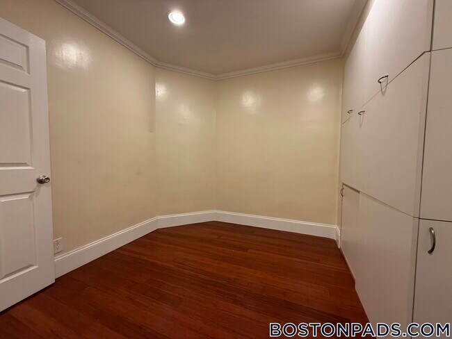 Foto del edificio - 1253 Beacon St