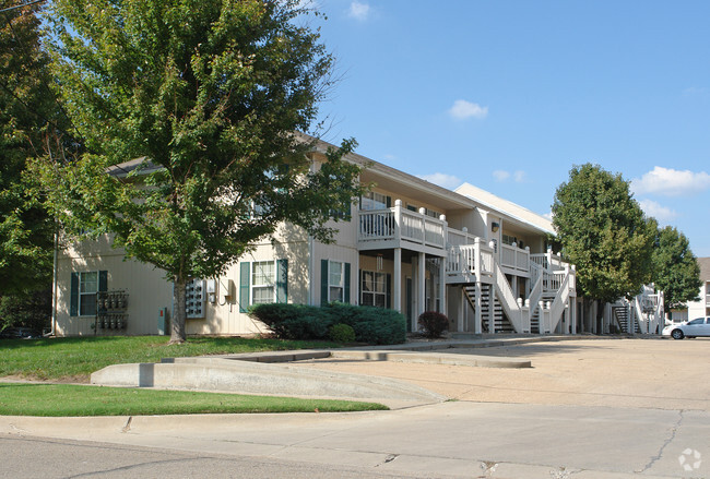 Building Photo - Bristol Ridge