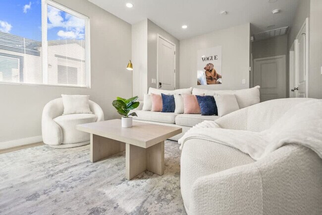 Foto del edificio - 6606 W Paradise Ln