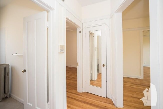 Building Photo - 5103 N Winchester Ave