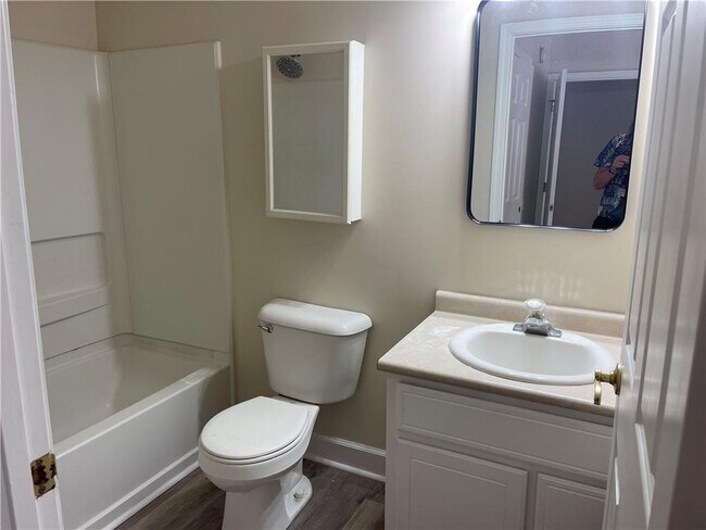 Building Photo - 106 Red Bud Ct