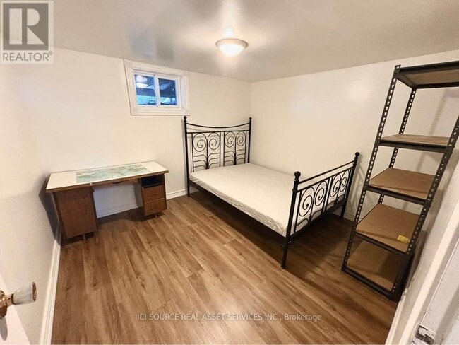 Building Photo - 61 Christina Crescent