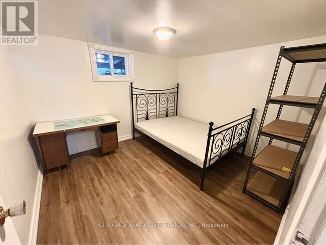 Photo du bâtiment - 61 Christina Crescent