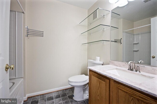 Building Photo - 7530 Coxton Ct