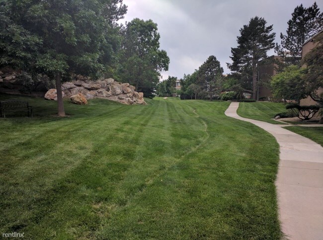 Building Photo - 501 Golden Cir