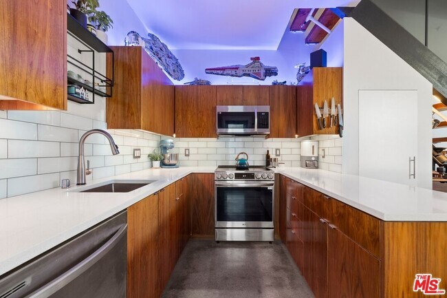 Foto del edificio - 140 S Gramercy Pl