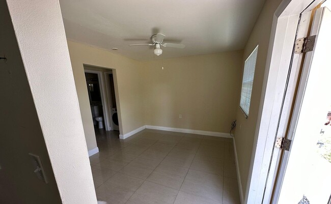Building Photo - 928 Flamingo Dr