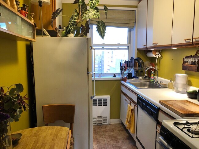 Foto del edificio - 1717 E 18th St