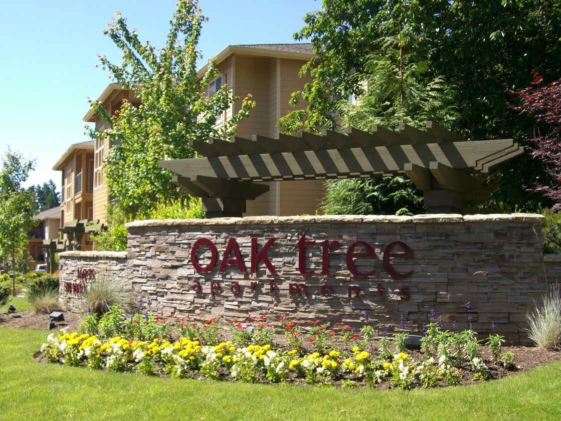 Primary Photo - Oak Tree Apartments