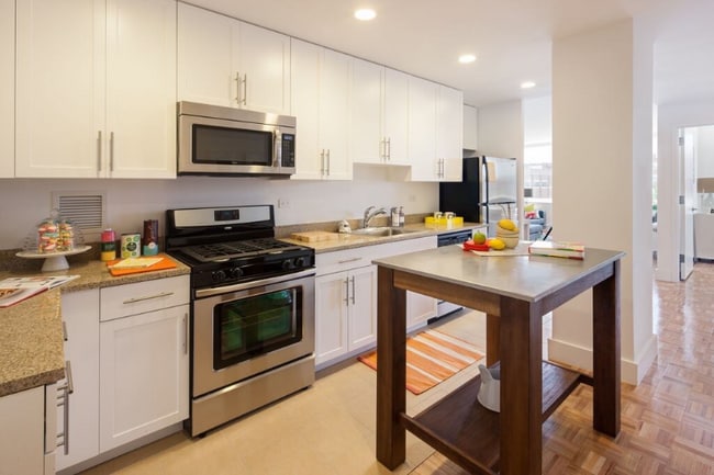 Foto del edificio - 97-45 Queens Blvd