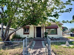 Building Photo - 342 S Sycamore Ave