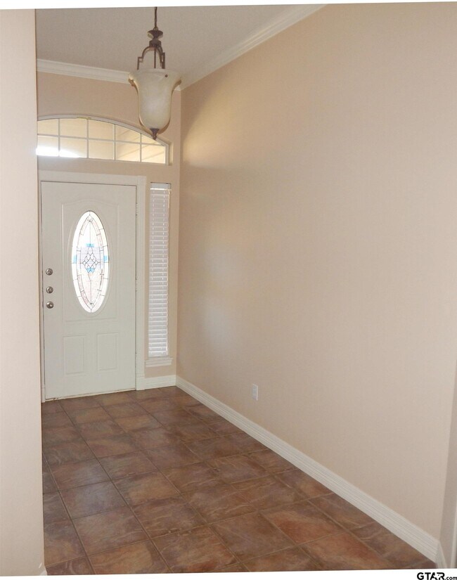 Foto del edificio - 16554 Beauregard Dr