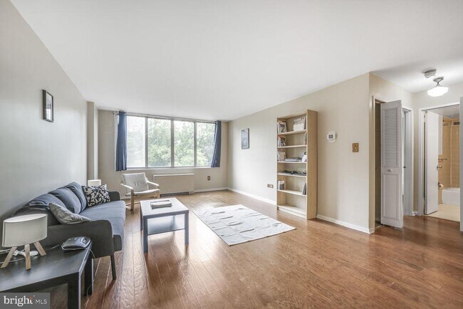 Foto del edificio - 2939 Van Ness St NW