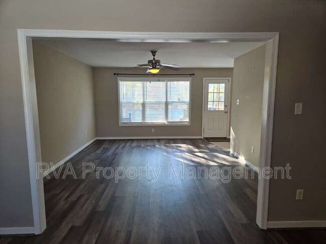 Foto del edificio - 6007 Sailors Creek Dr