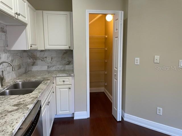 Foto del edificio - 17563 Cherry Ridge Ln