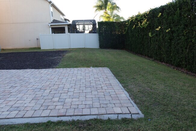 Foto del edificio - 14718 Fells Ln