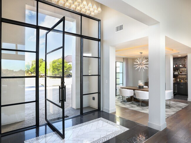 Building Photo - 7114 Bluff Grn