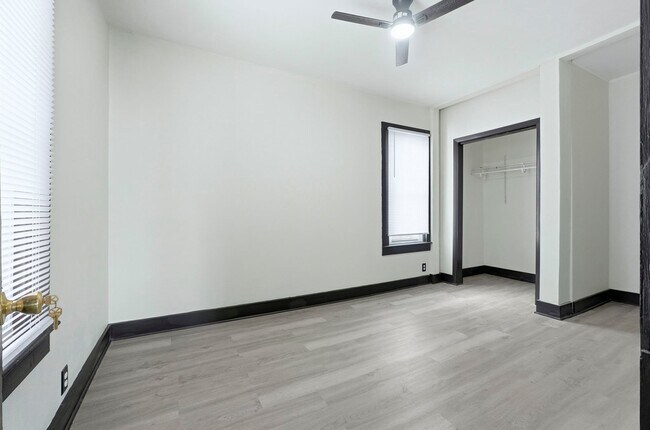 Foto del edificio - 2406 Miner St