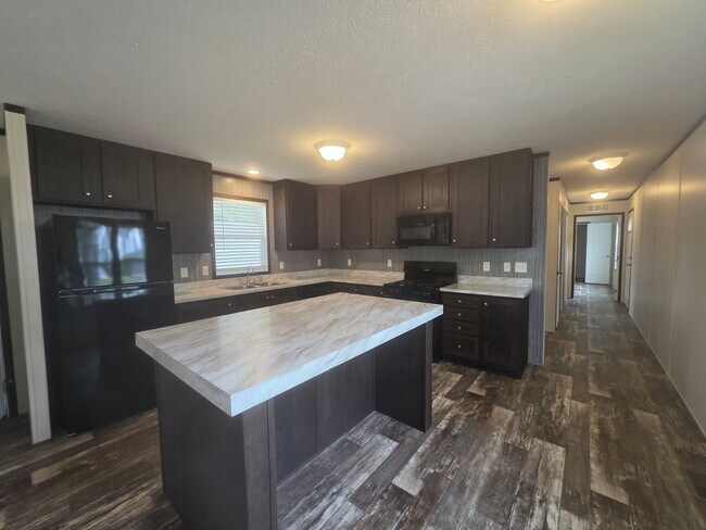 Foto del edificio - 44 Sparrow Hill Dr